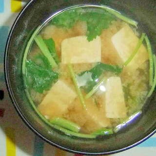 三つ葉とお豆腐の味噌汁